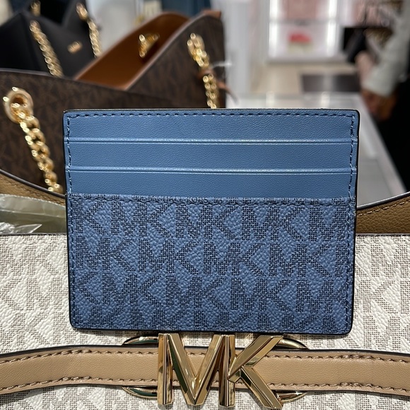 Michael Kors Cooper Graphic Logo Tall Card Case Denim Multi
Denim Multi
NWT - Picture 13 of 16